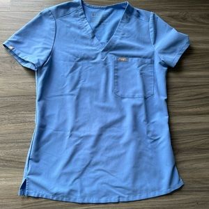 FIGS ONE POCKET SCRUB TOP- CEIL BLUE